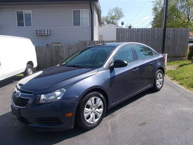 2013 Chevrolet Cruze LS Auto 4dr Sedan W/1sb
